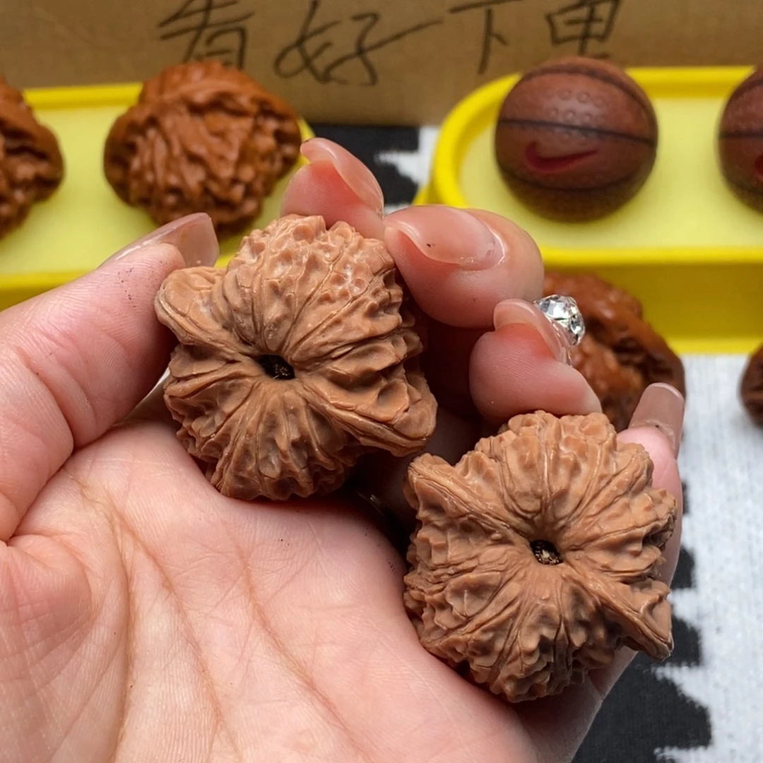 御***影吊坠文玩核桃血麒麟