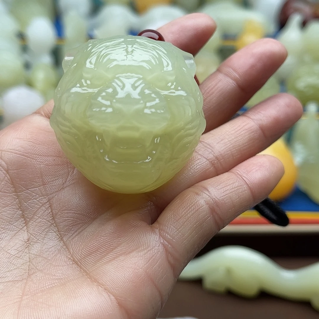 R***G玉天然桌面小摆件