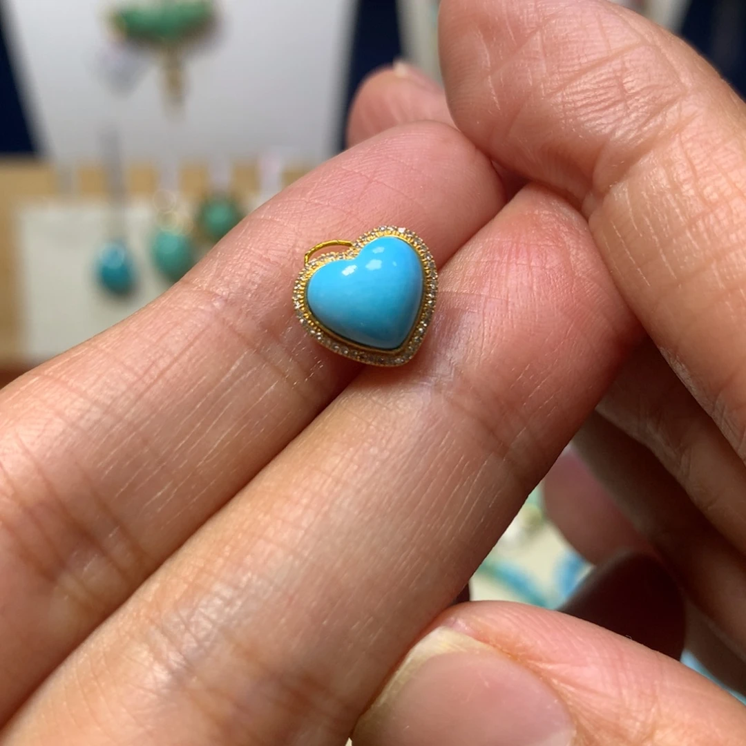 18K金镶嵌绿松石多拉