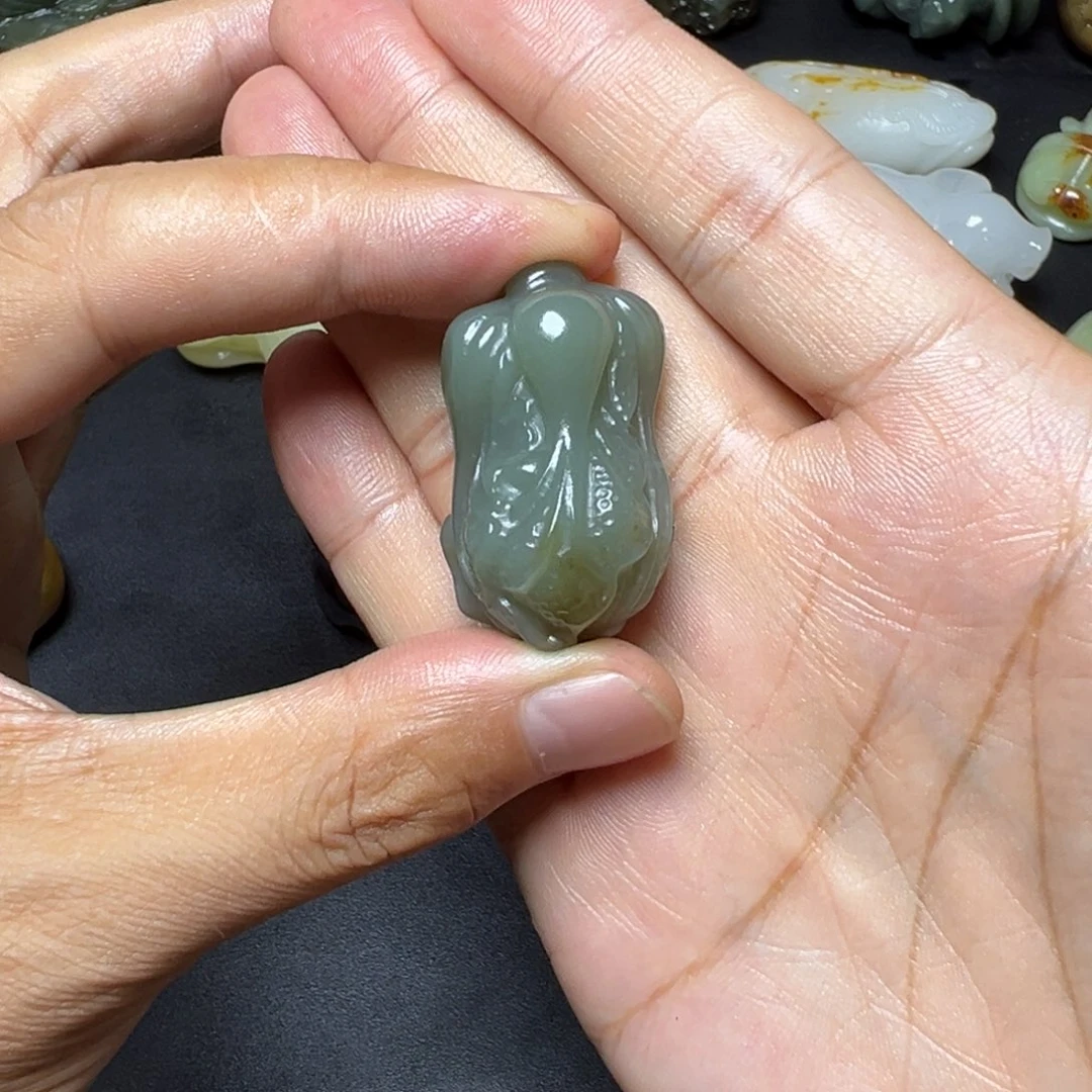 和田玉（糖玉）未镶嵌挂件王****呀白菜