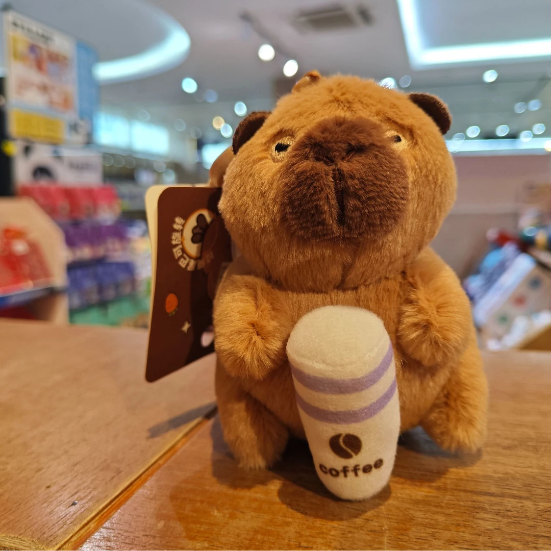 卡皮巴拉动尾巴动耳朵书包挂架玩偶