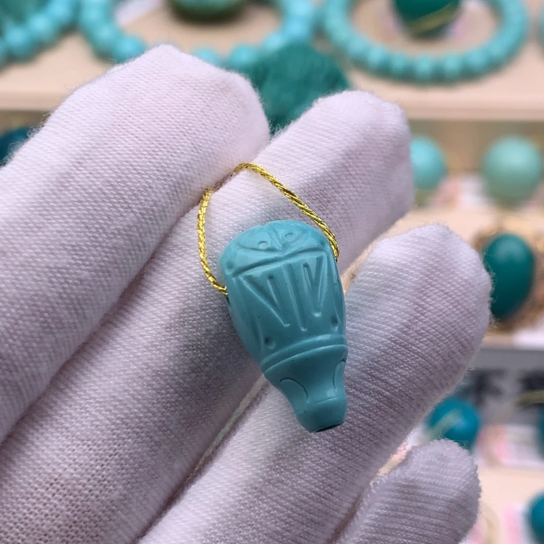 绿松石未镶嵌珠宝奇石11