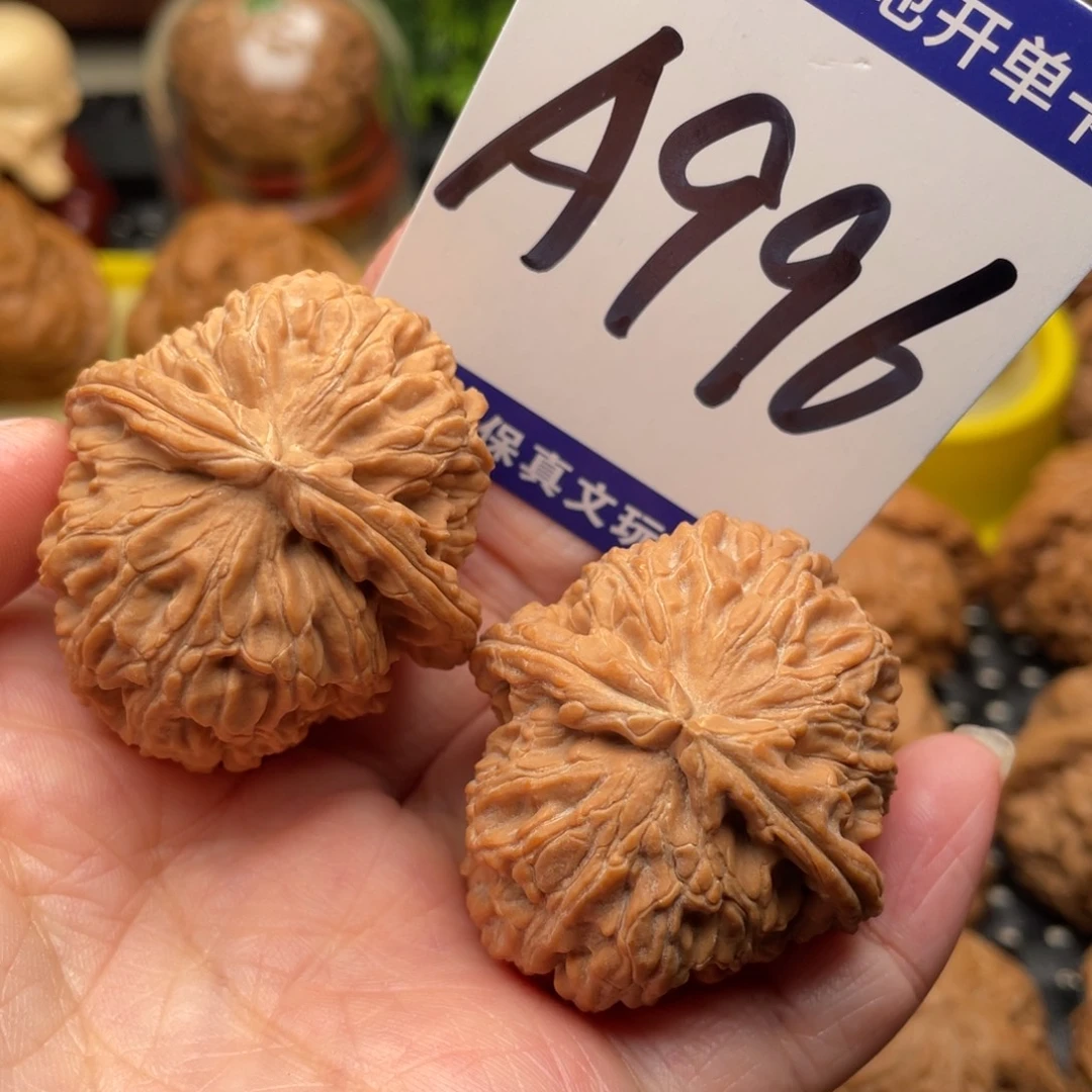 桃核把件白狮子37