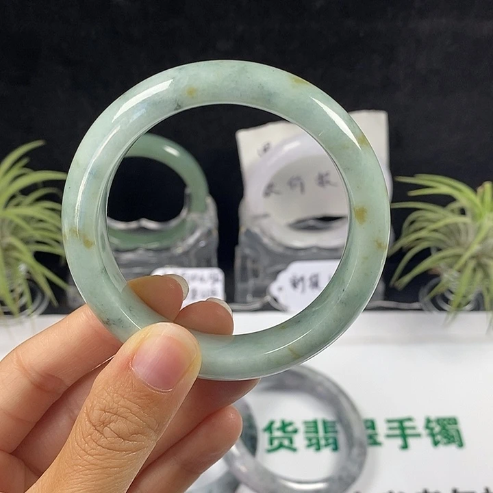 未镶嵌手镯翡翠76号。 55圈