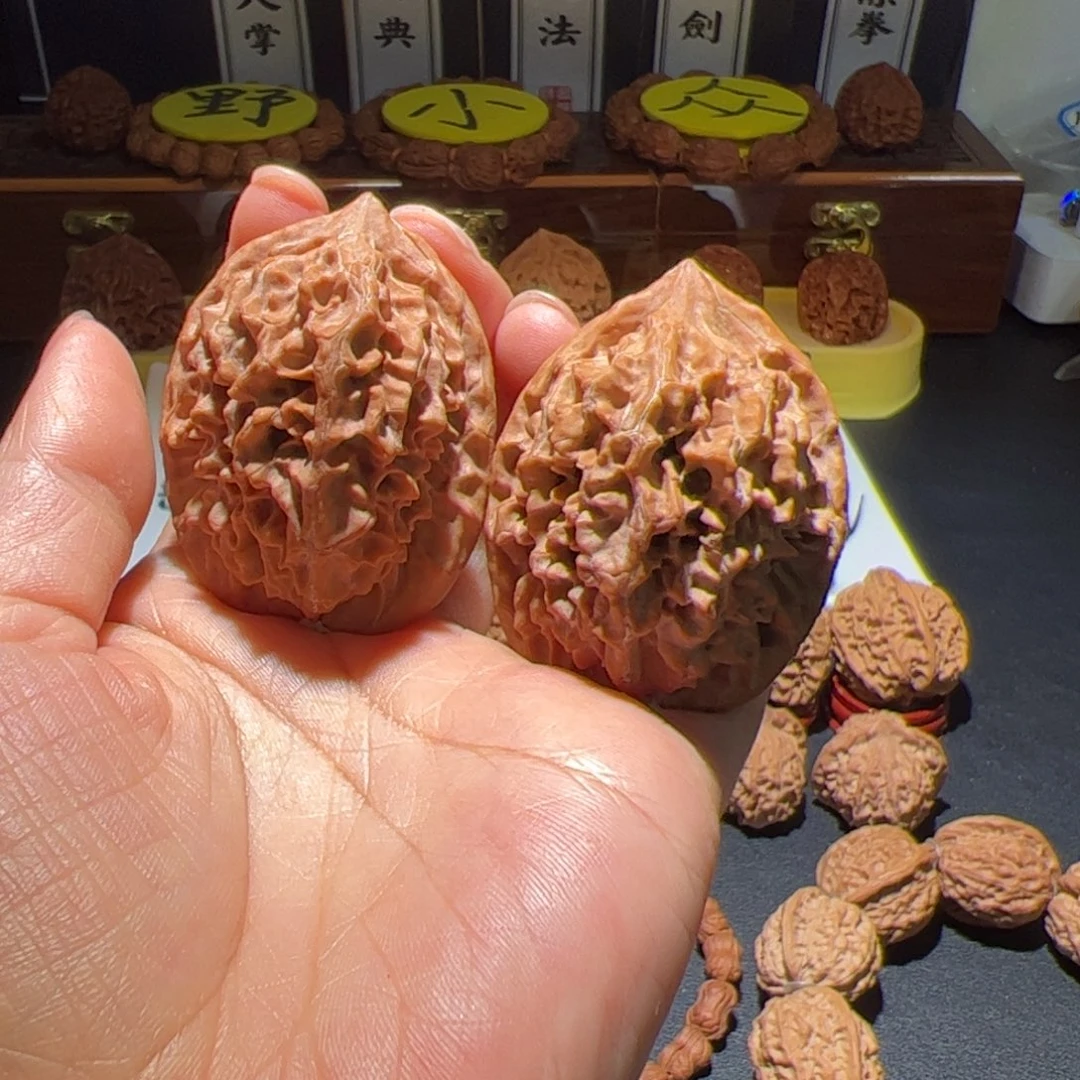 文玩核桃把件一**城玉玲珑