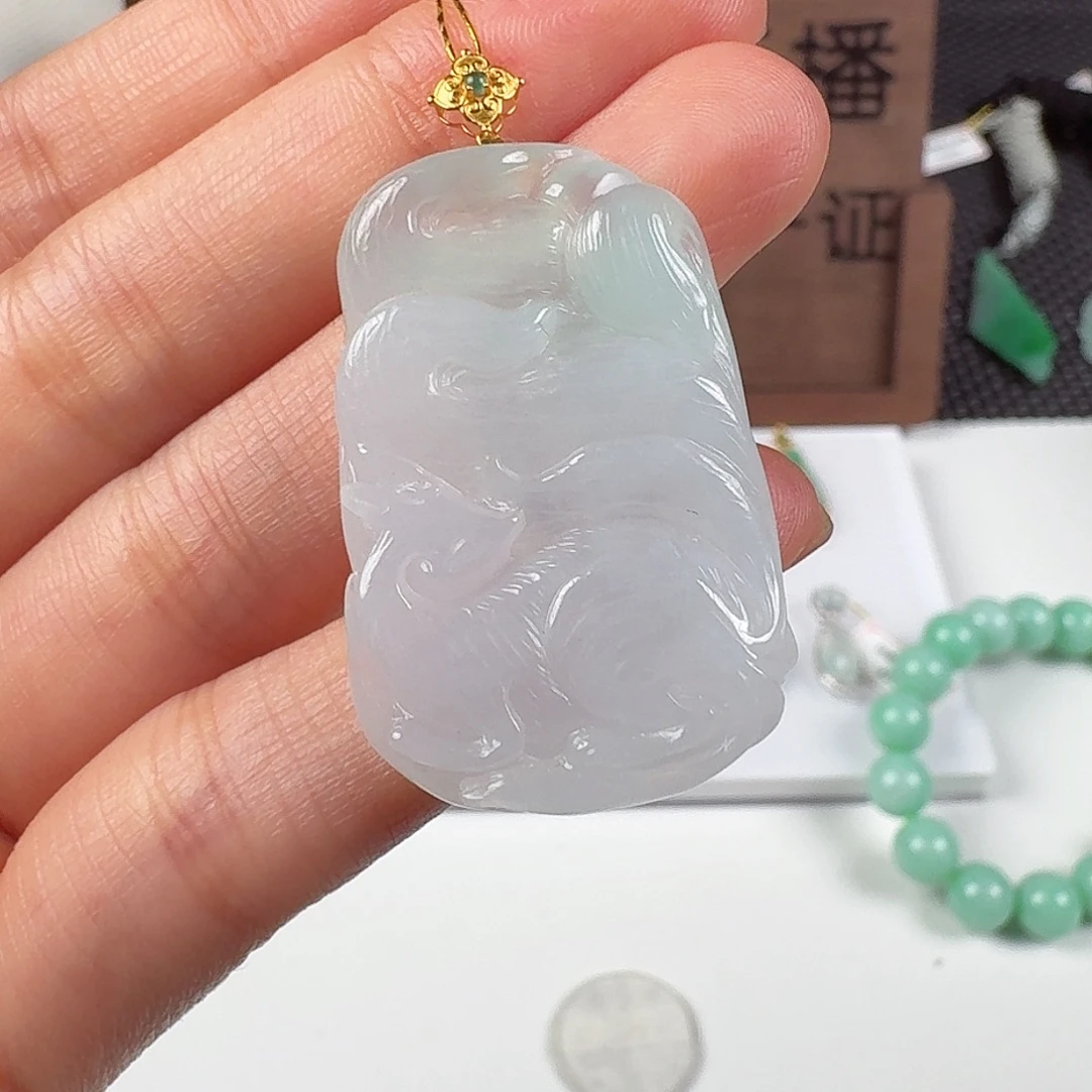 翡翠18K金镶嵌颈饰