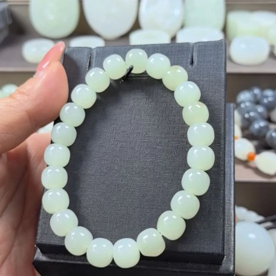 和田玉未镶嵌手串