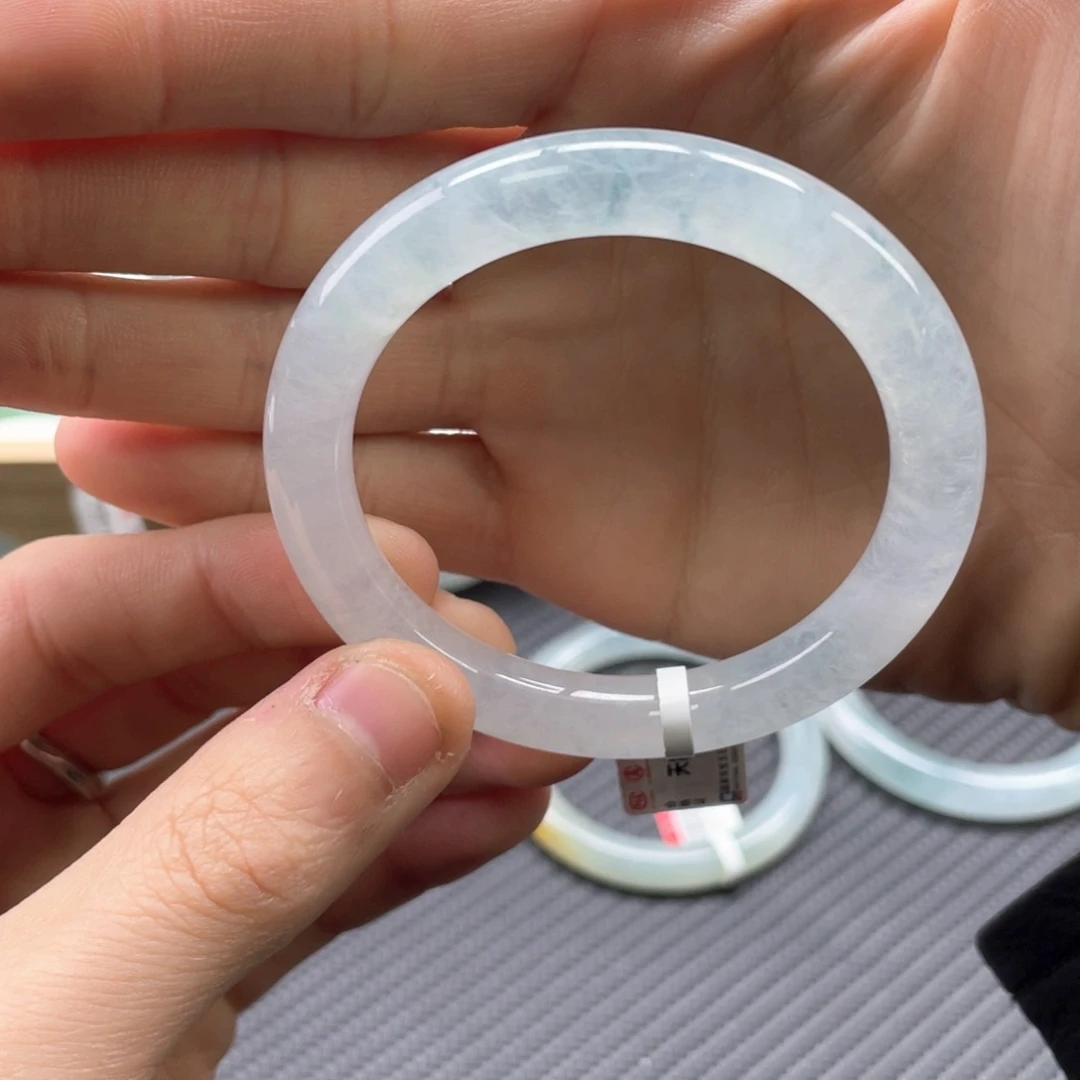 翡翠手镯未镶嵌天然缅甸a货翡翠手镯