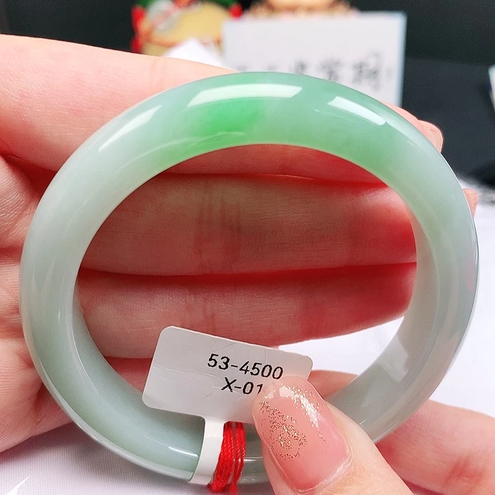 翡翠未镶嵌手镯绿底飘阳绿