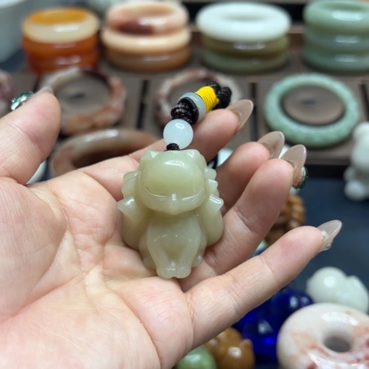 慧***6石英岩玉合金颈饰