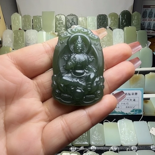 颈饰未镶嵌和田玉