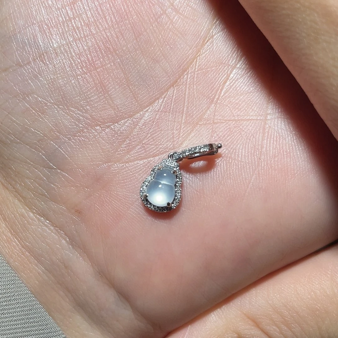 A***n翡翠18K金镶嵌吊坠(不含链)