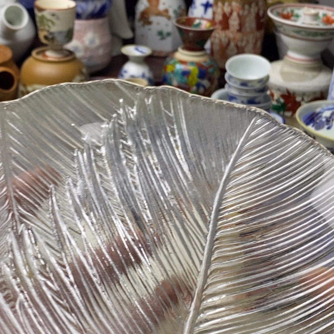 瓷片是因为它具有非常丰富且一