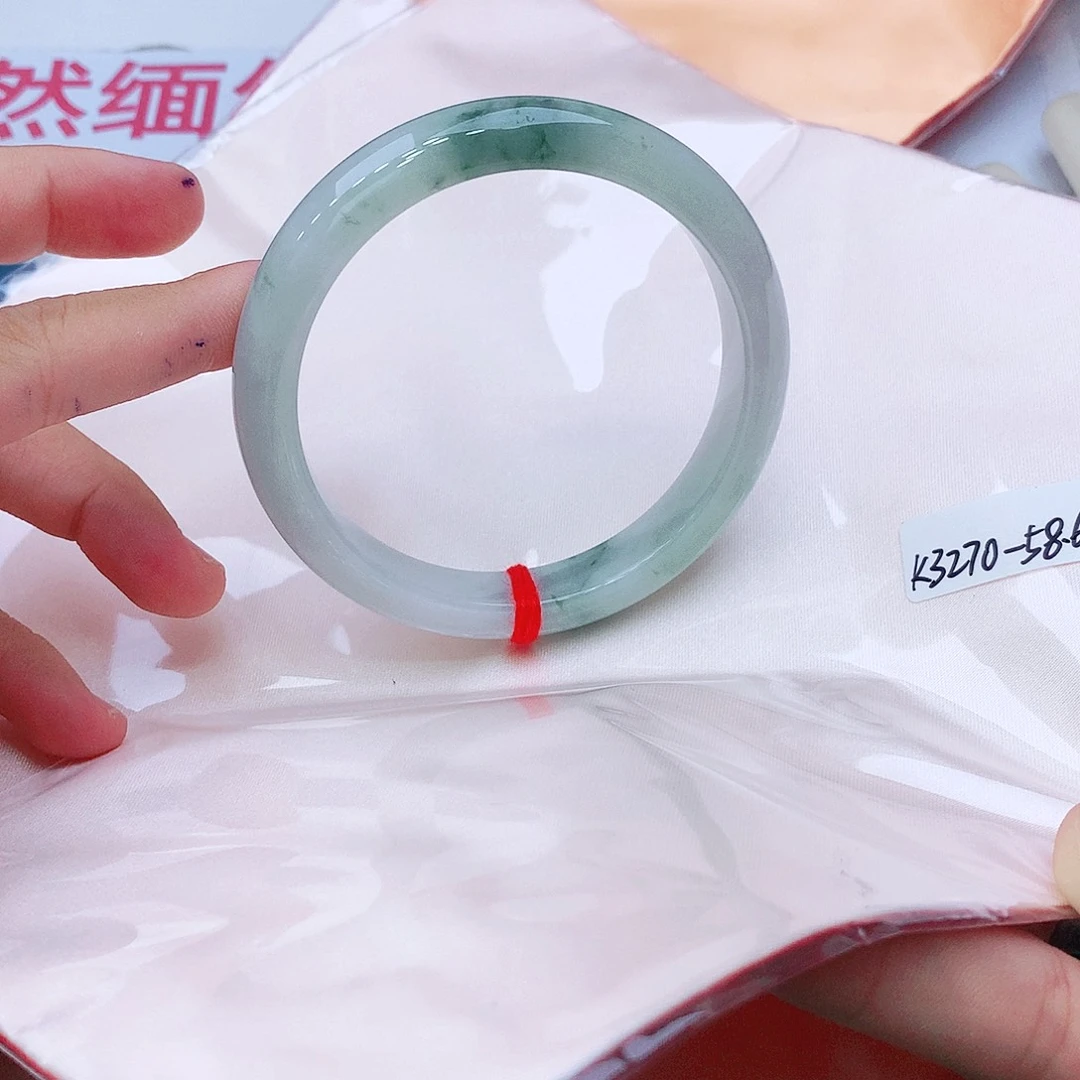 墙***菇翡翠未镶嵌手镯我