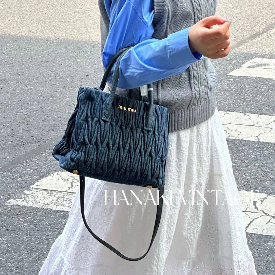 95新 MIU MIU/缪缪 花绮中古/MiuMiu 缪缪牛仔褶皱斜挎包/95新