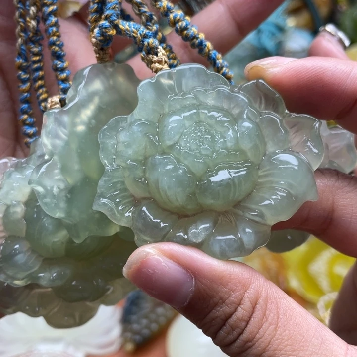 蛇纹石玉未镶嵌吊坠