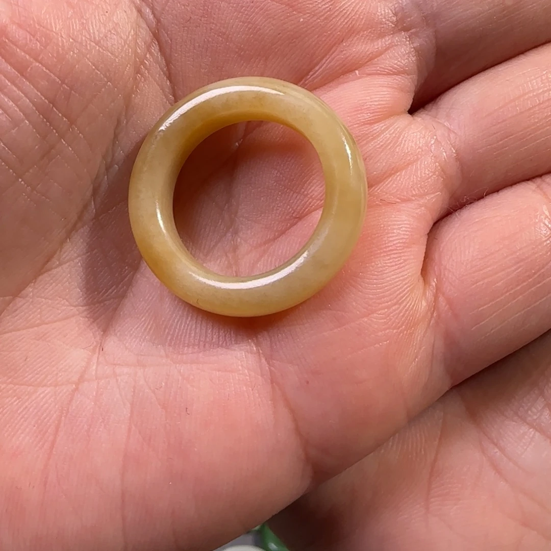 微****和田玉未镶嵌颈饰