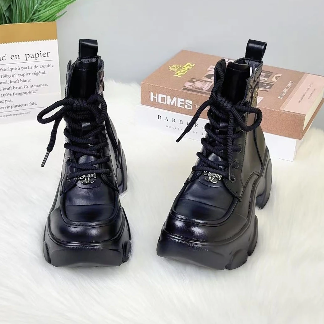 欧货厚底马丁靴女2025新款秋冬季英伦风欧货潮小个子增高8cm短靴