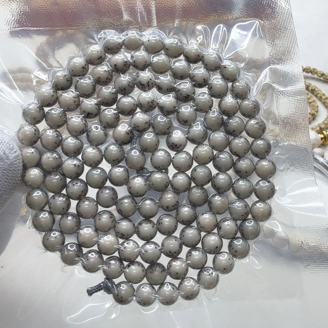 星月菩提吊坠16梵天冰白绿背河豚7圆108一物一图