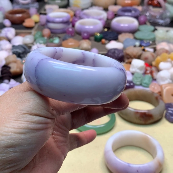 石英岩玉未镶嵌紫白轮胎52.8