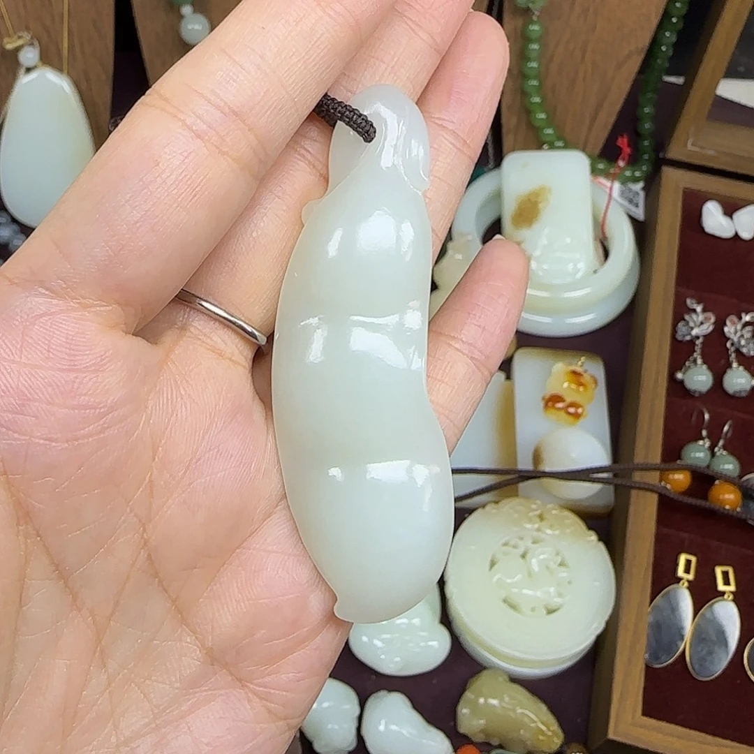 颈饰未镶嵌和田玉