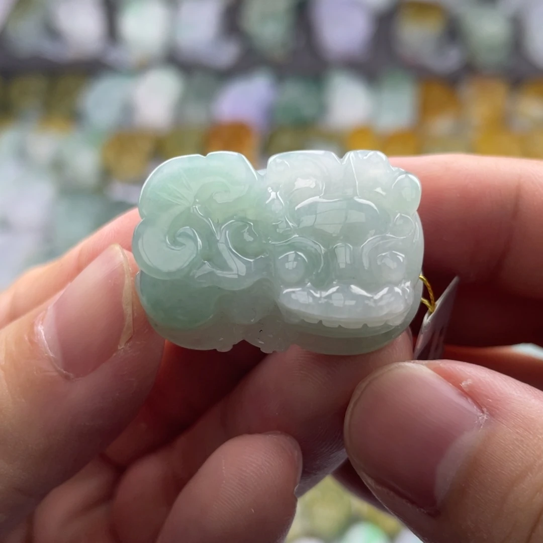 翡翠未镶嵌颈饰貔貅1