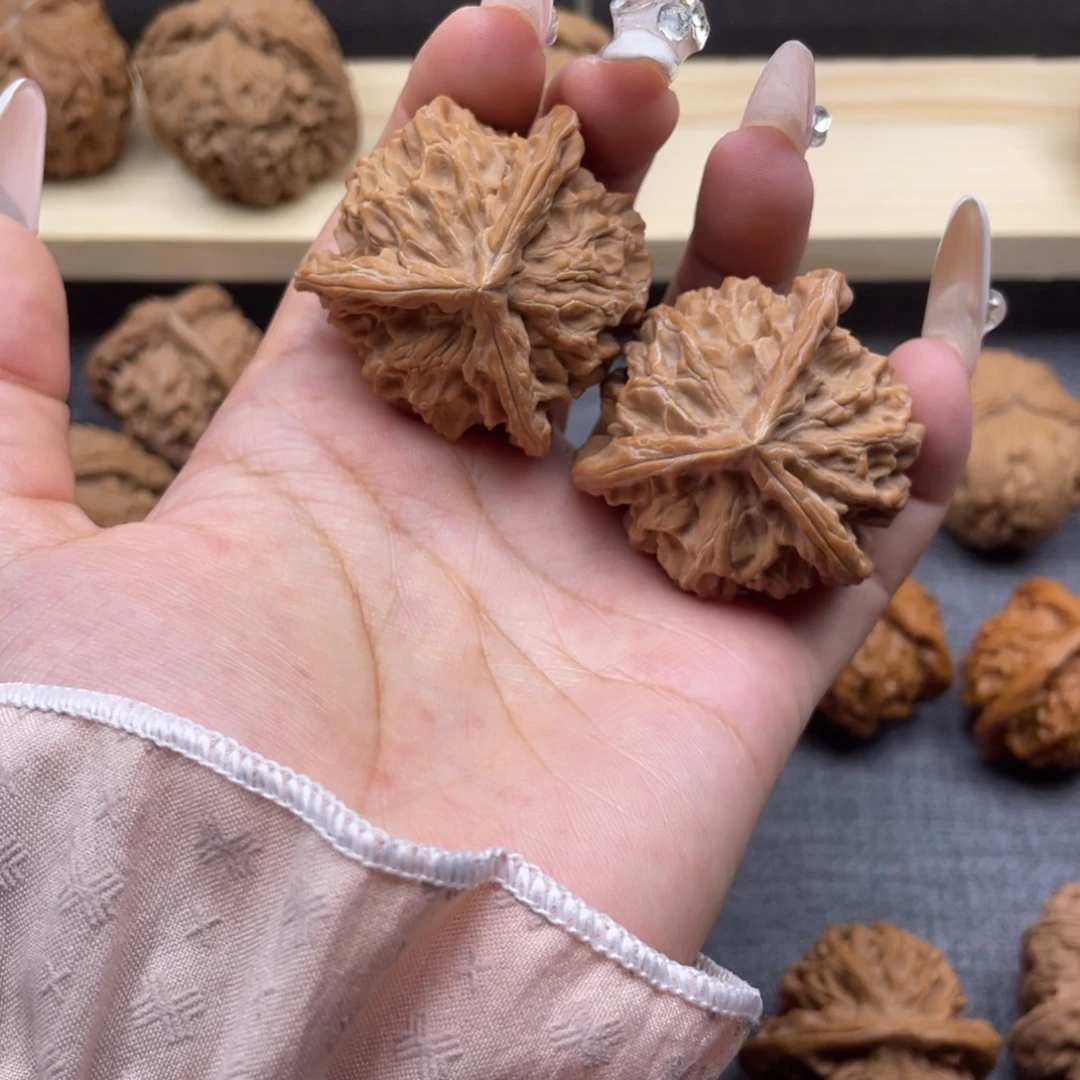 文玩核桃把件盘山三棱41