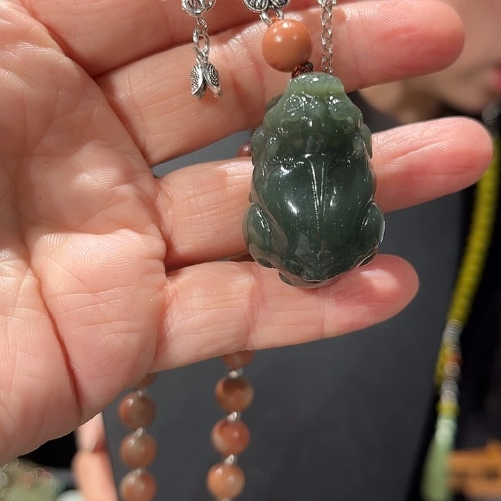 颈饰未镶嵌和田玉