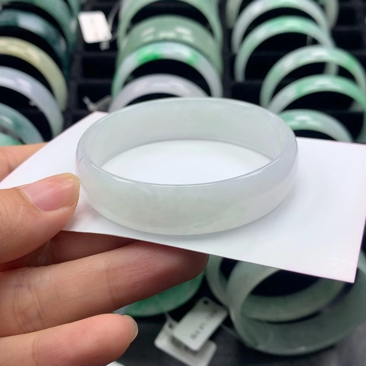 翡翠手镯未镶嵌公主