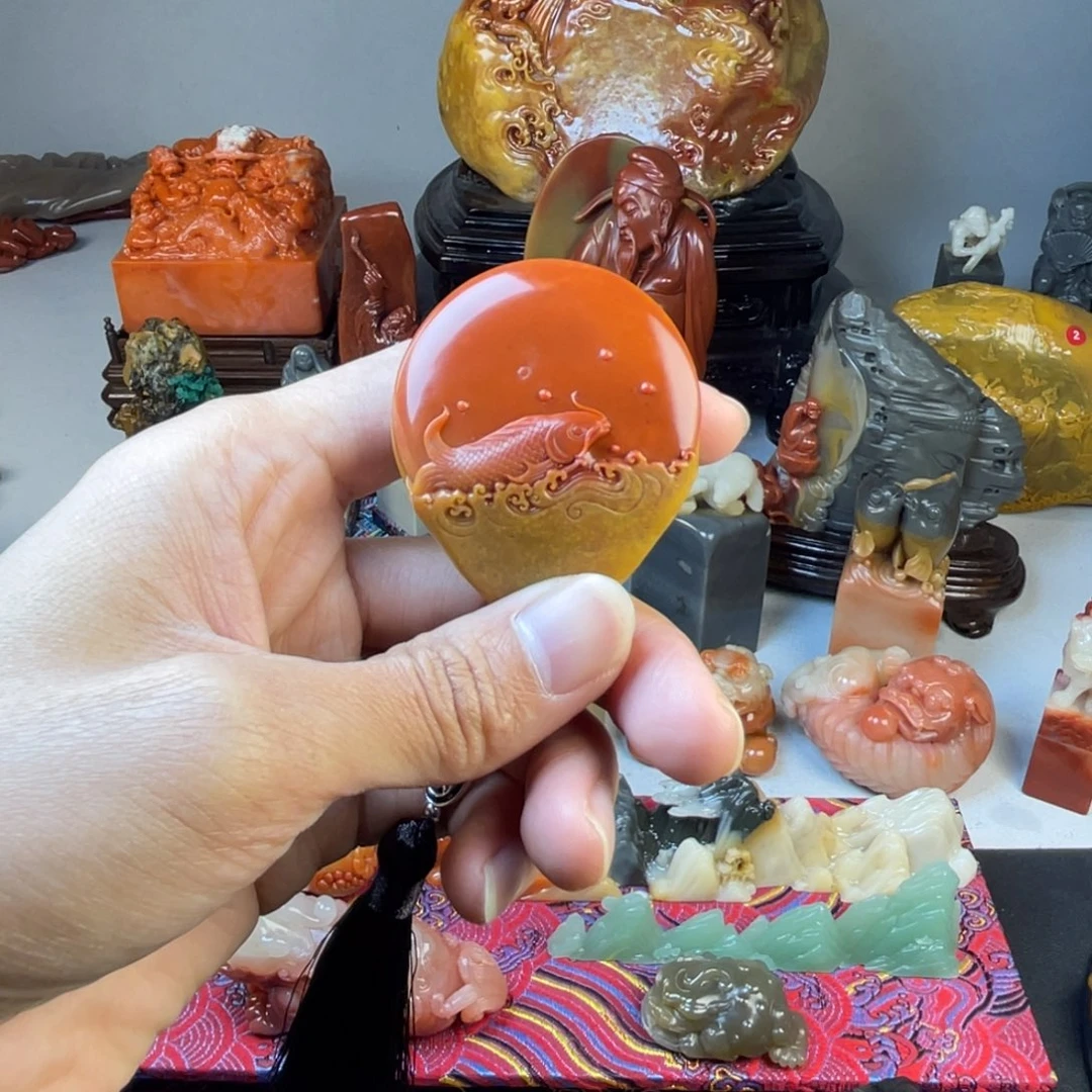 寿山石手艺人雕刻作品