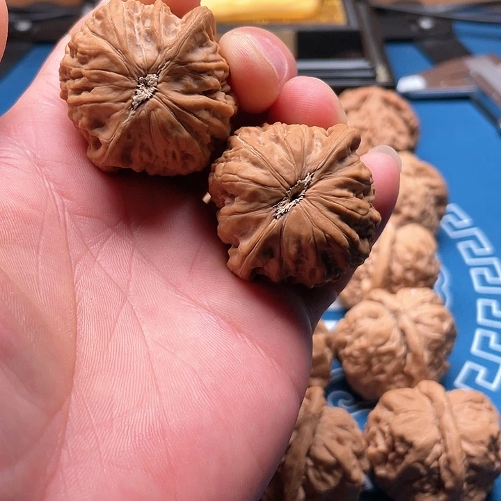 文玩核桃吊坠＠*峰铁锤