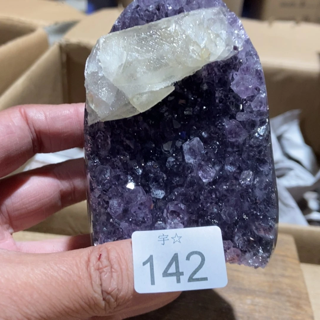 紫晶天然水晶摆件未镶嵌