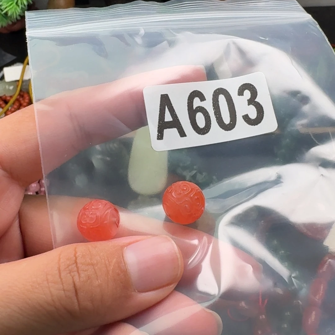 未镶嵌南红玛瑙珠宝奇石