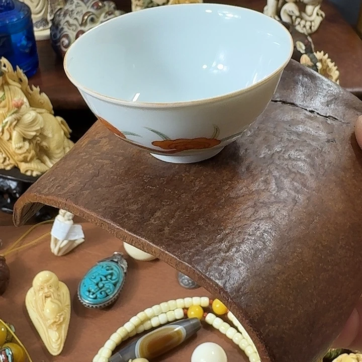 瓷片精致雕刻工艺品