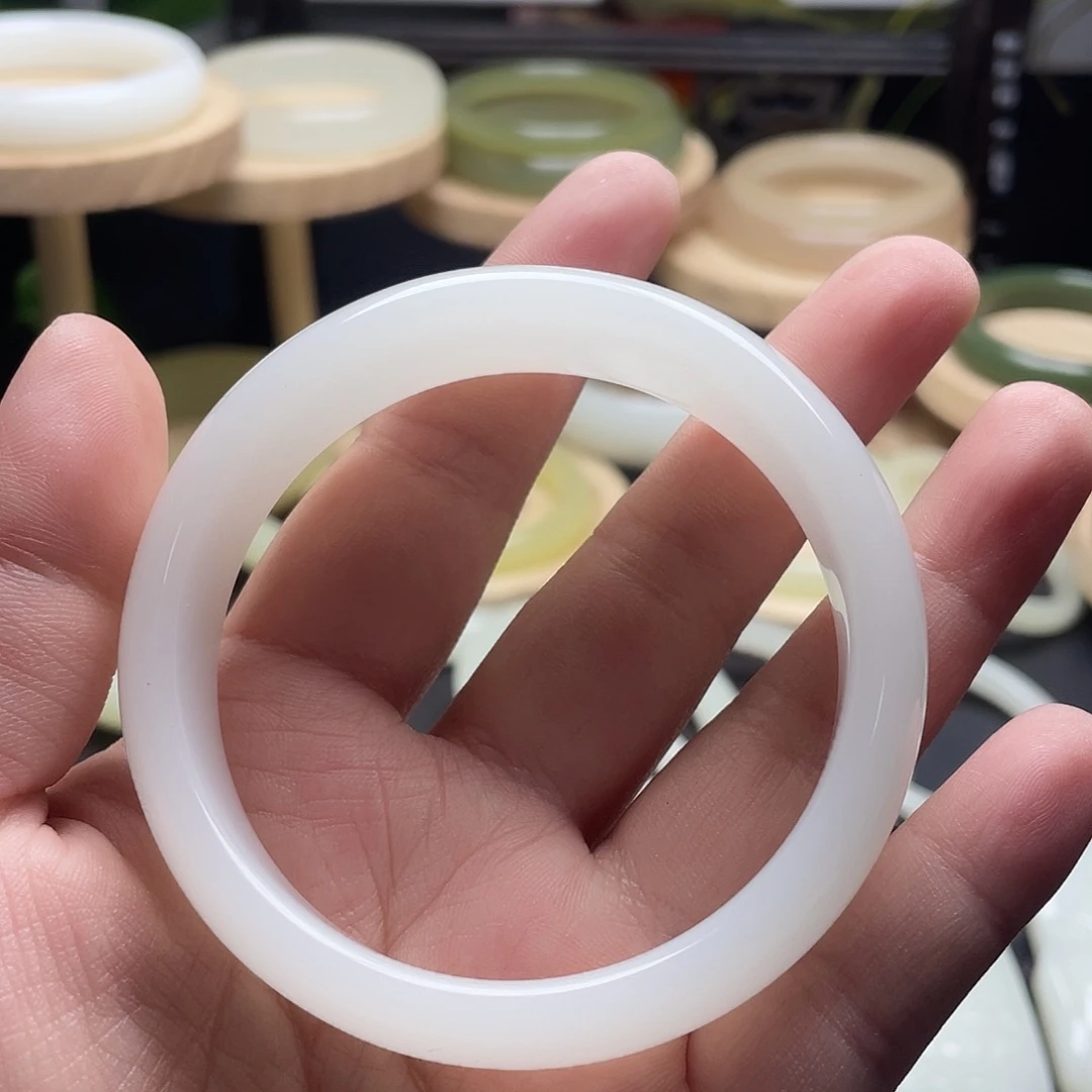 A****58➕圈口小轮胎手镯一级白