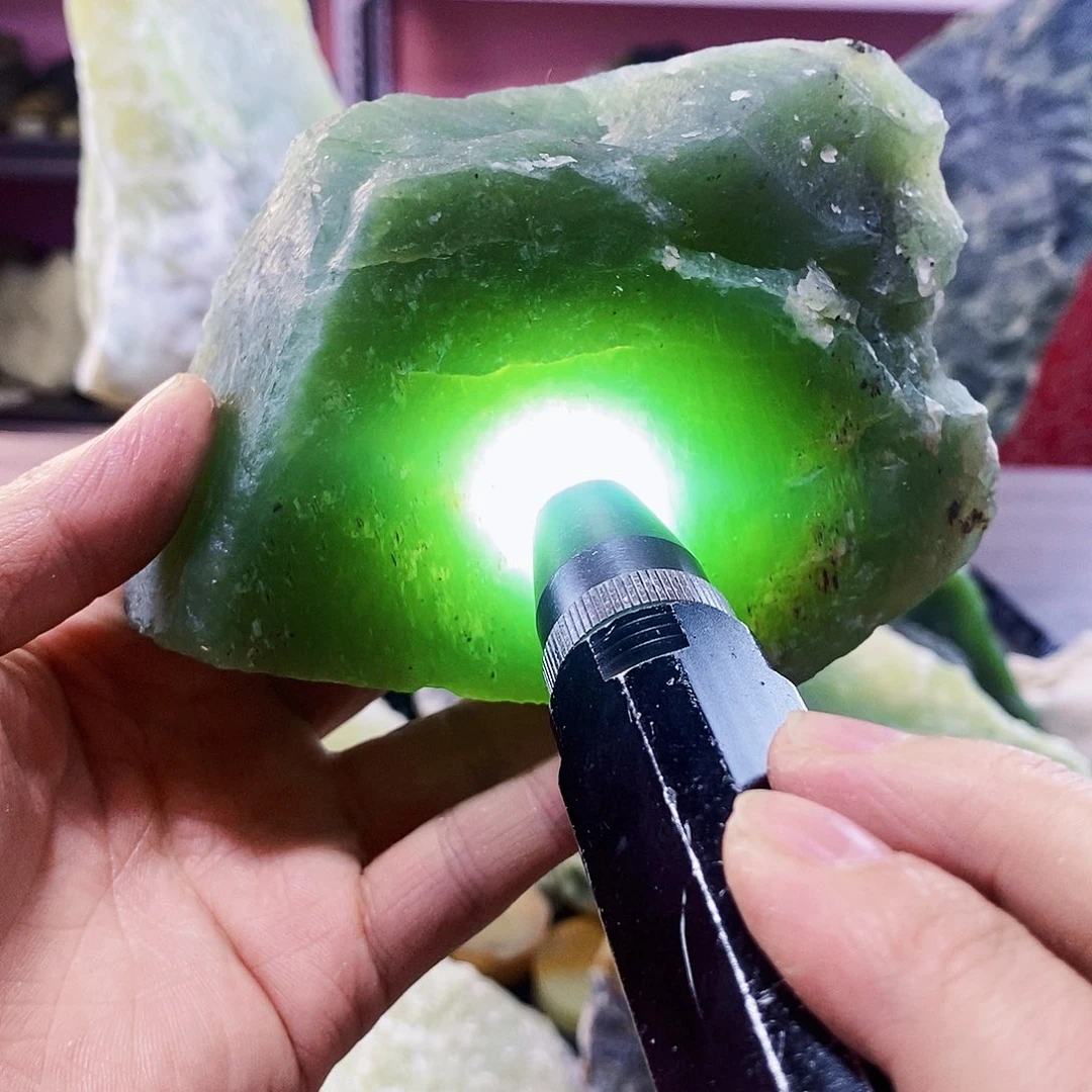 蛇纹石玉未镶嵌岫玉原石蛇纹石玉
