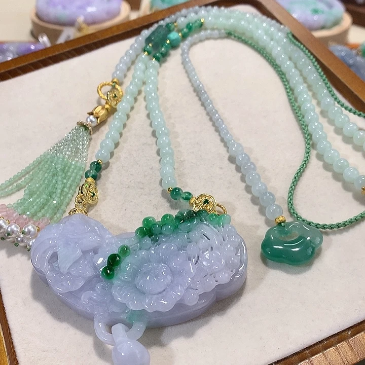 翡翠未镶嵌颈饰翡翠吊坠