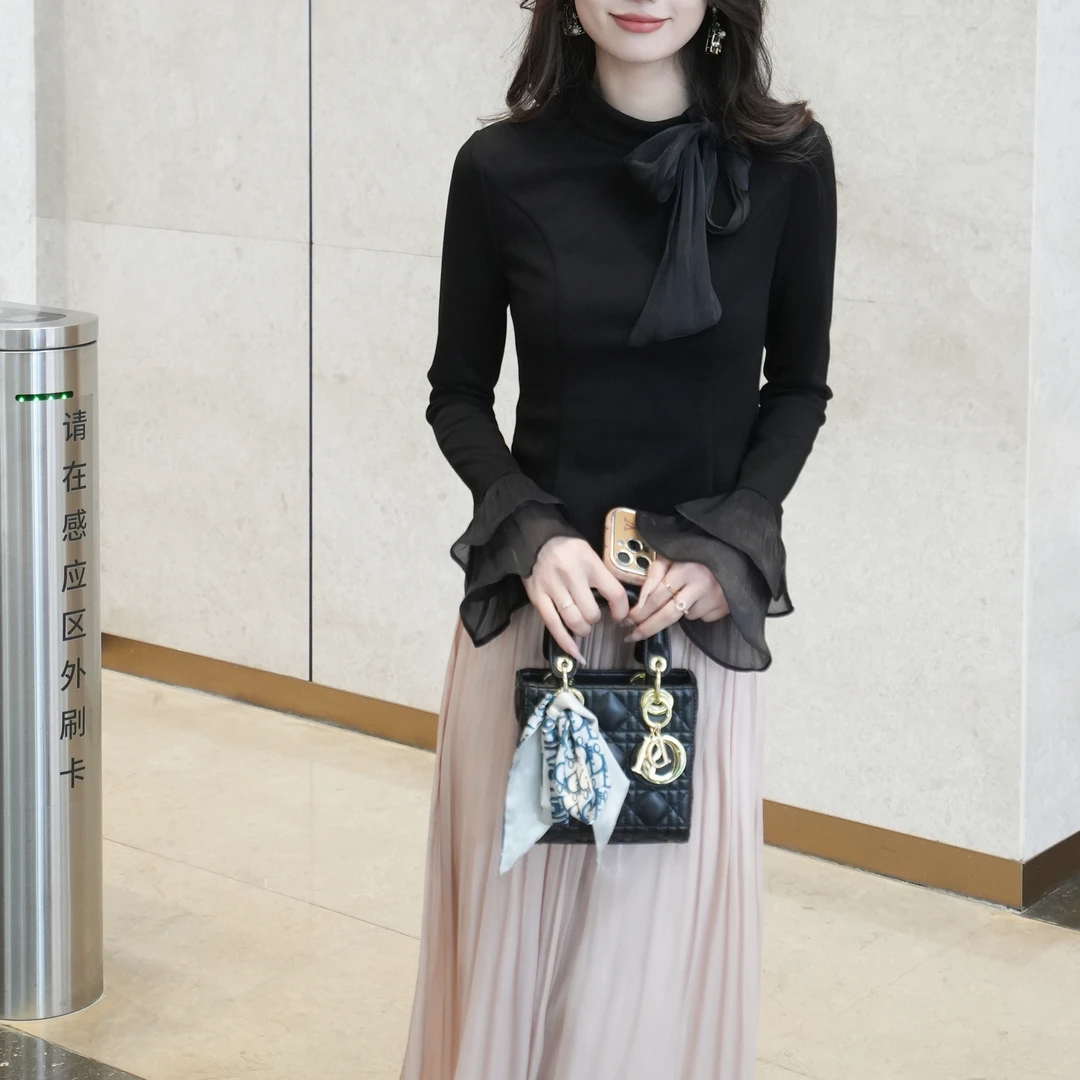 针织上衣女法式打底衫2025年早春潮拼接喇叭袖薄款修身针织衫