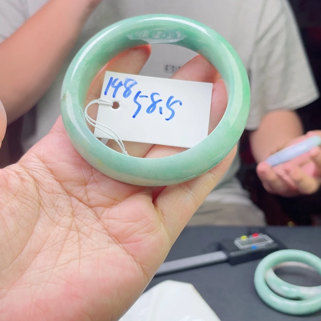 未镶嵌手镯翡翠148