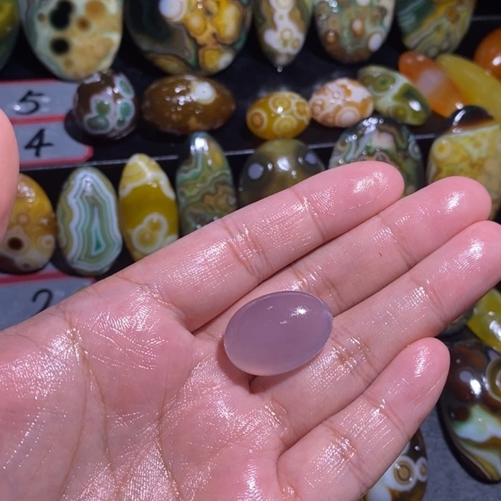 玛瑙/玉髓珠宝奇石未镶嵌眼**梅