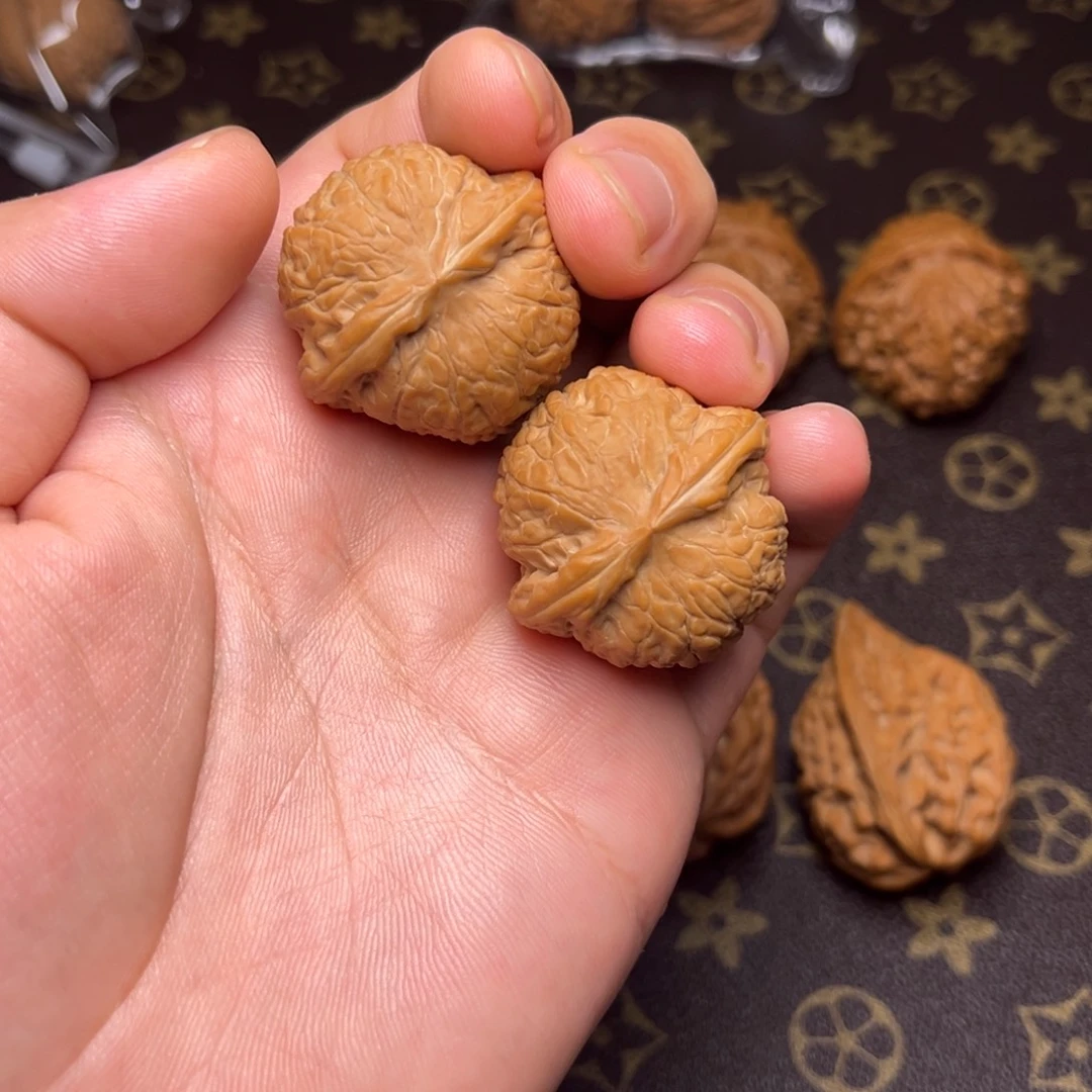 小***心把件文玩核桃34尺乾隆磨
