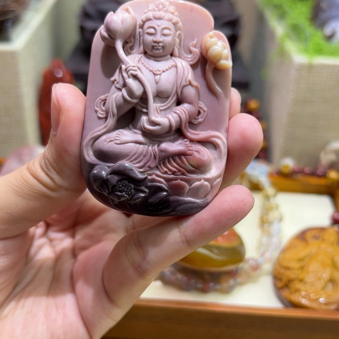 T***T石英质玉未镶嵌颈饰