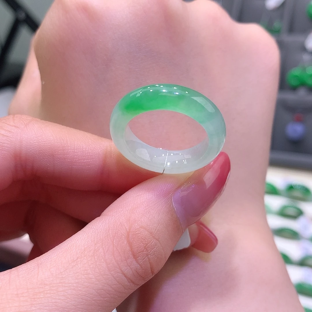 未镶嵌戒指翡翠翡翠