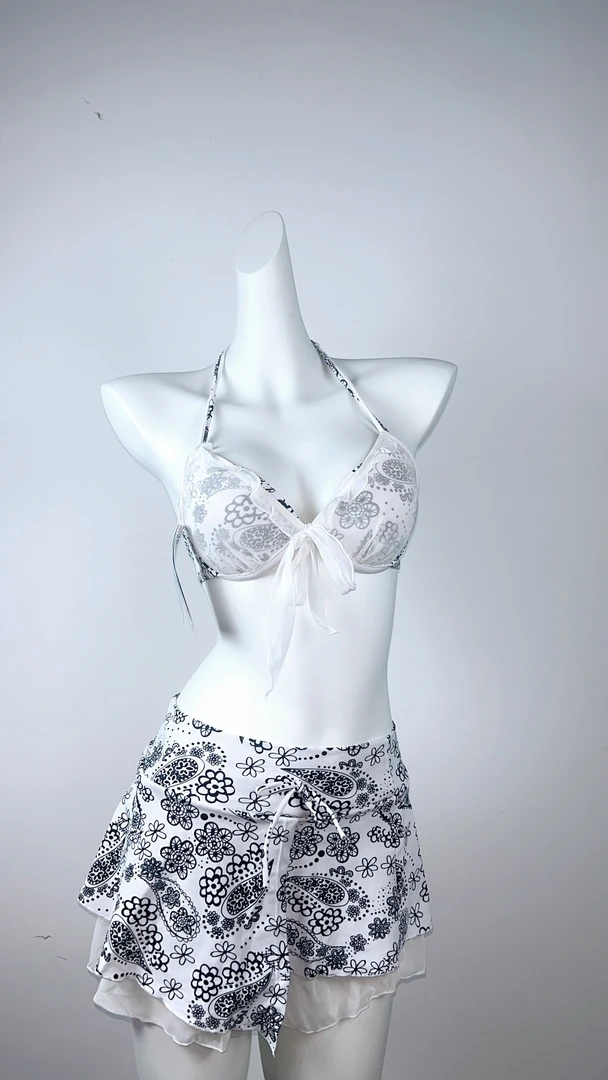欧美风纯色钢托立体花朵分体女士比基尼泳衣适合温泉度假