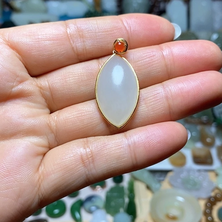 和田玉未镶嵌颈饰