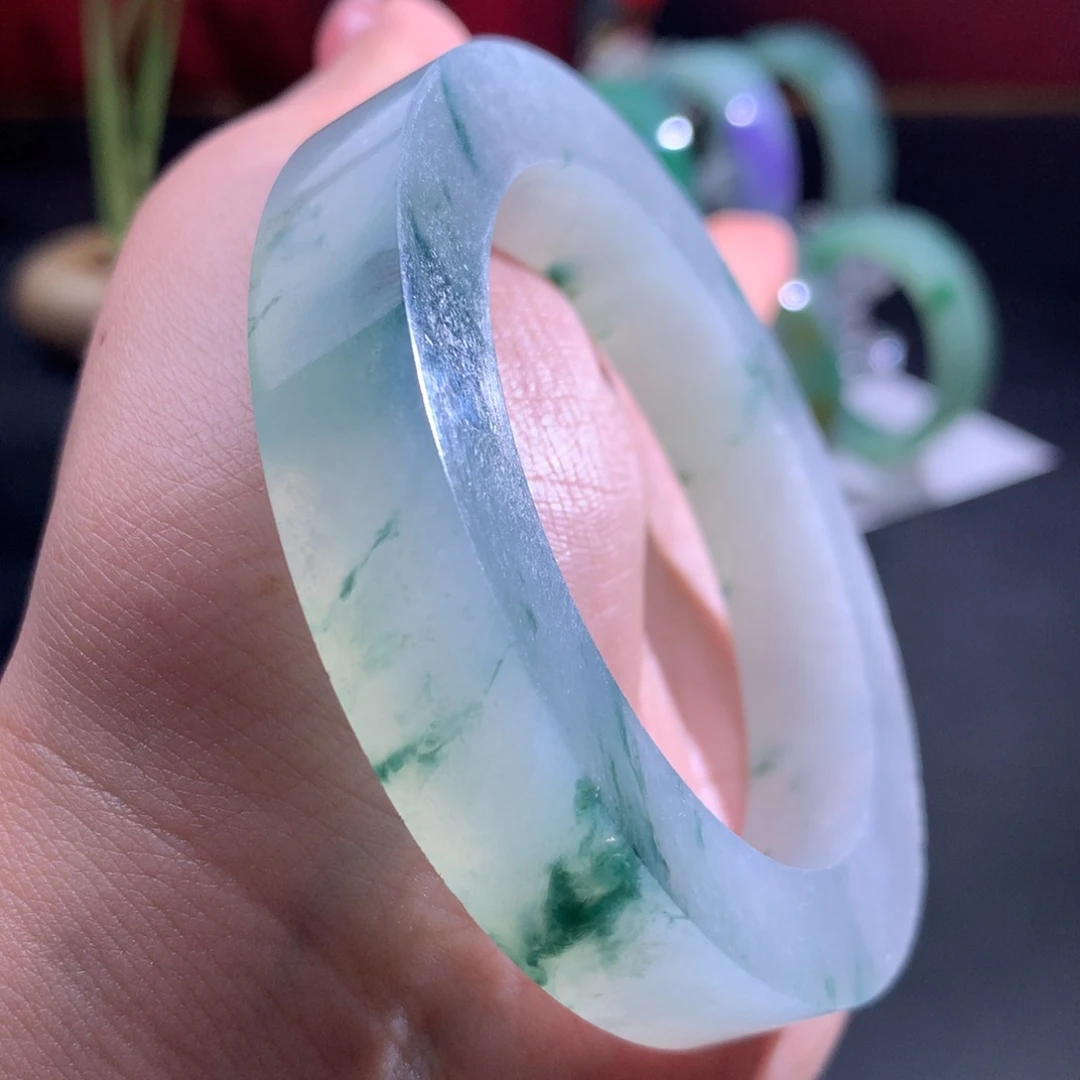 定制翡翠未镶嵌翡翠手镯