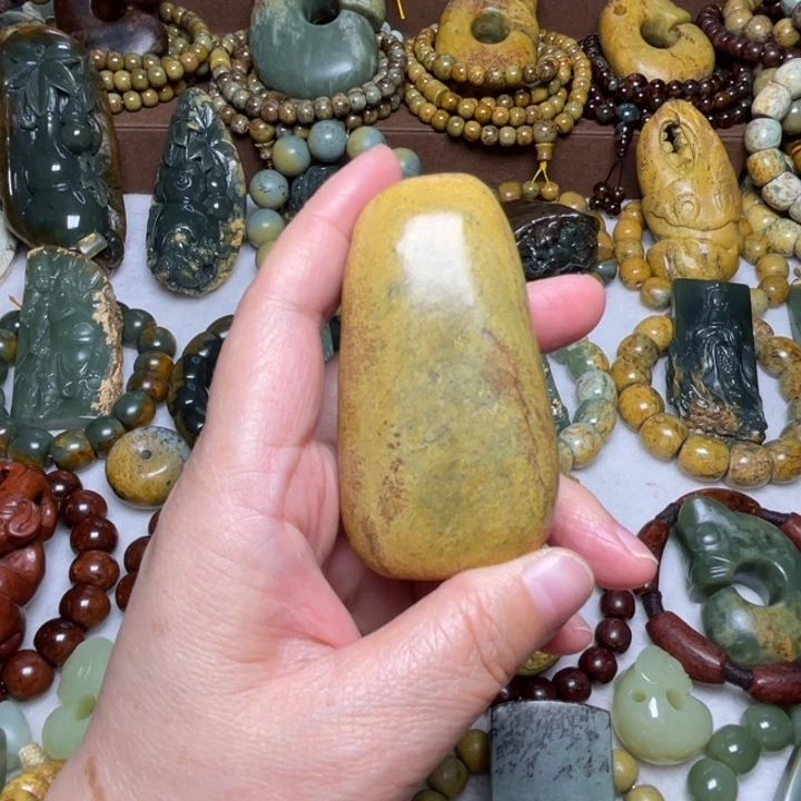 K***i岫岩河磨玉（透闪石质玉）未镶嵌颈饰