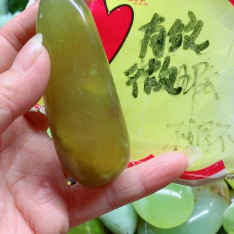 蛇纹石玉未镶嵌手把件