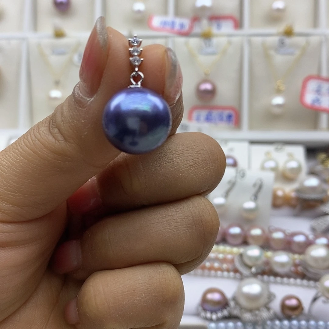 淡水珍珠吊坠(赠链)银S925镶嵌群**?