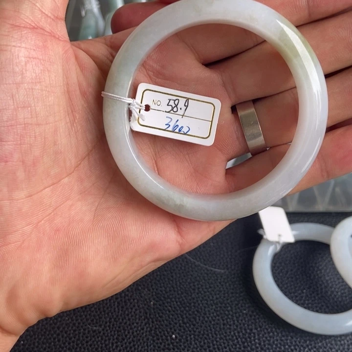 翡翠手镯未镶嵌天然a货翡翠手镯